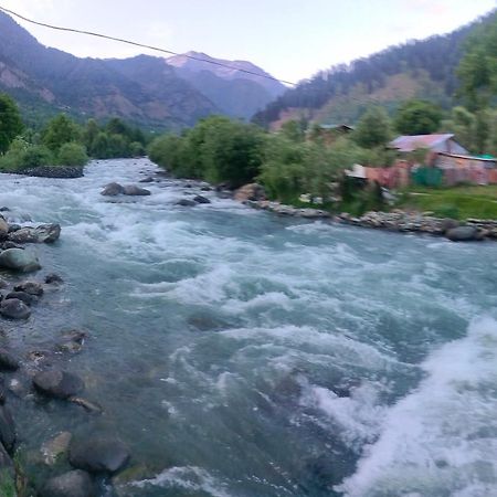 Hotel White House Pahalgam Exterior photo