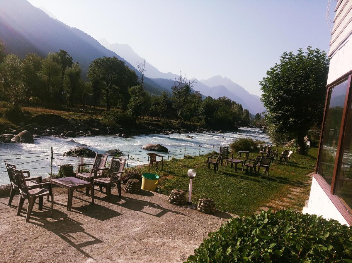 Hotel White House Pahalgam Exterior photo