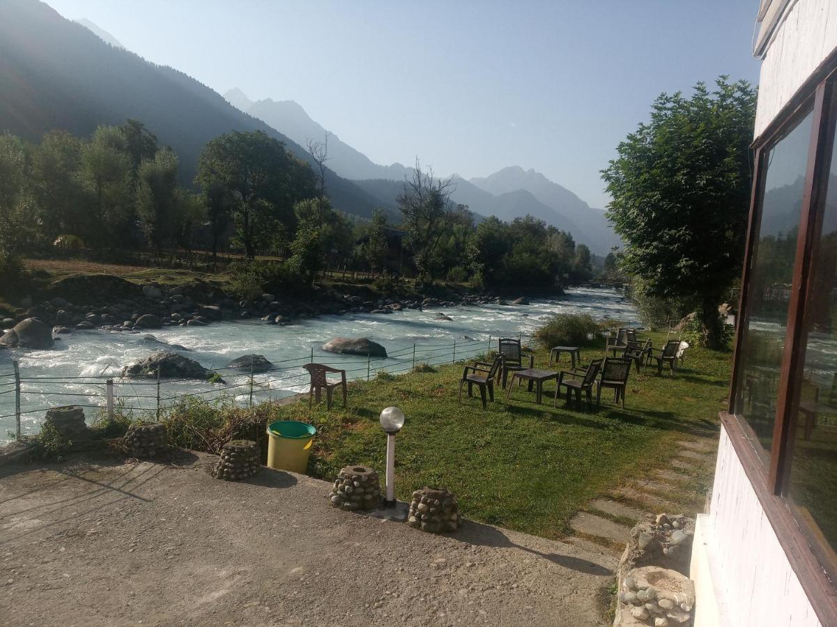 Hotel White House Pahalgam Exterior photo