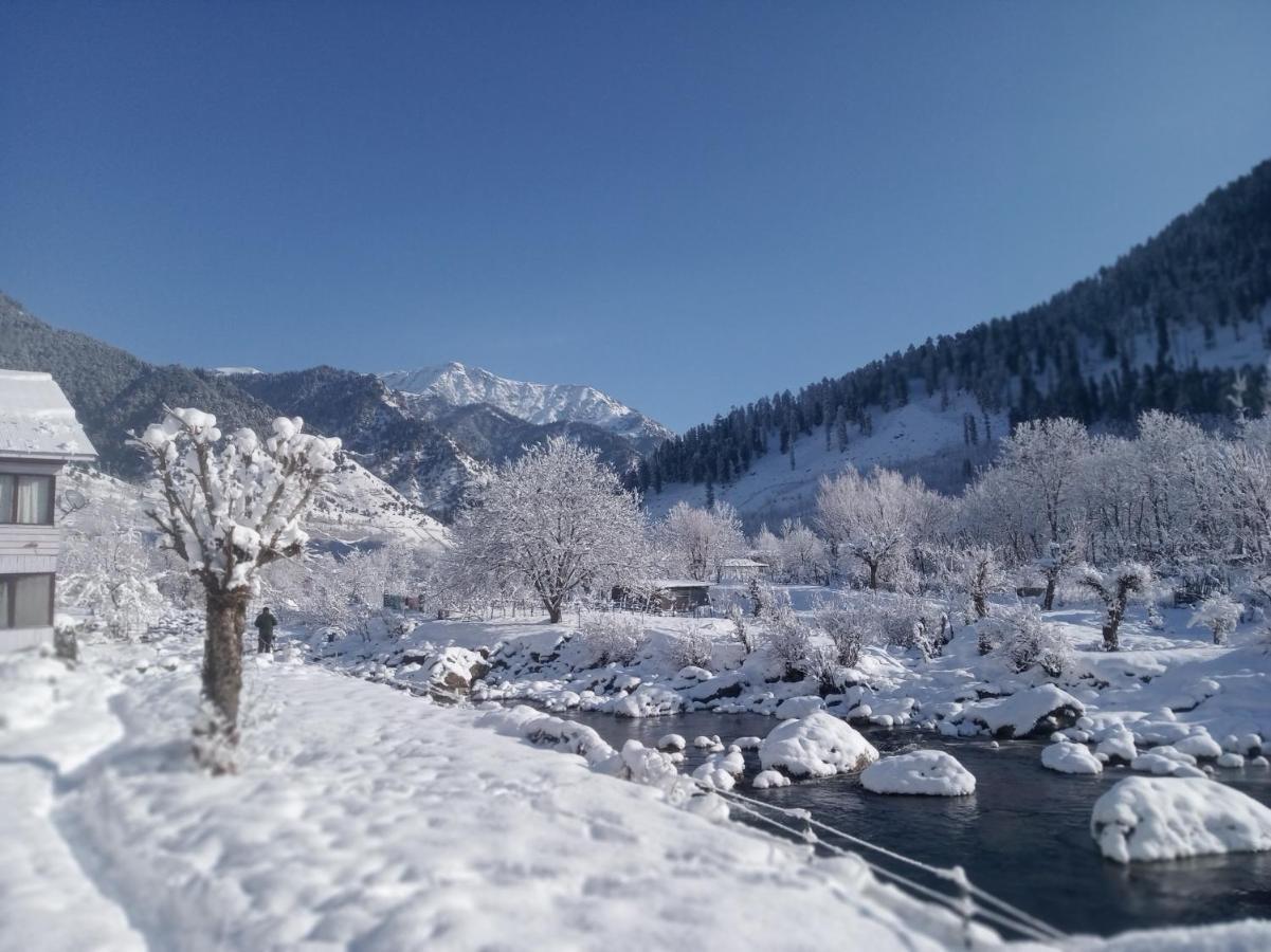 Hotel White House Pahalgam Exterior photo