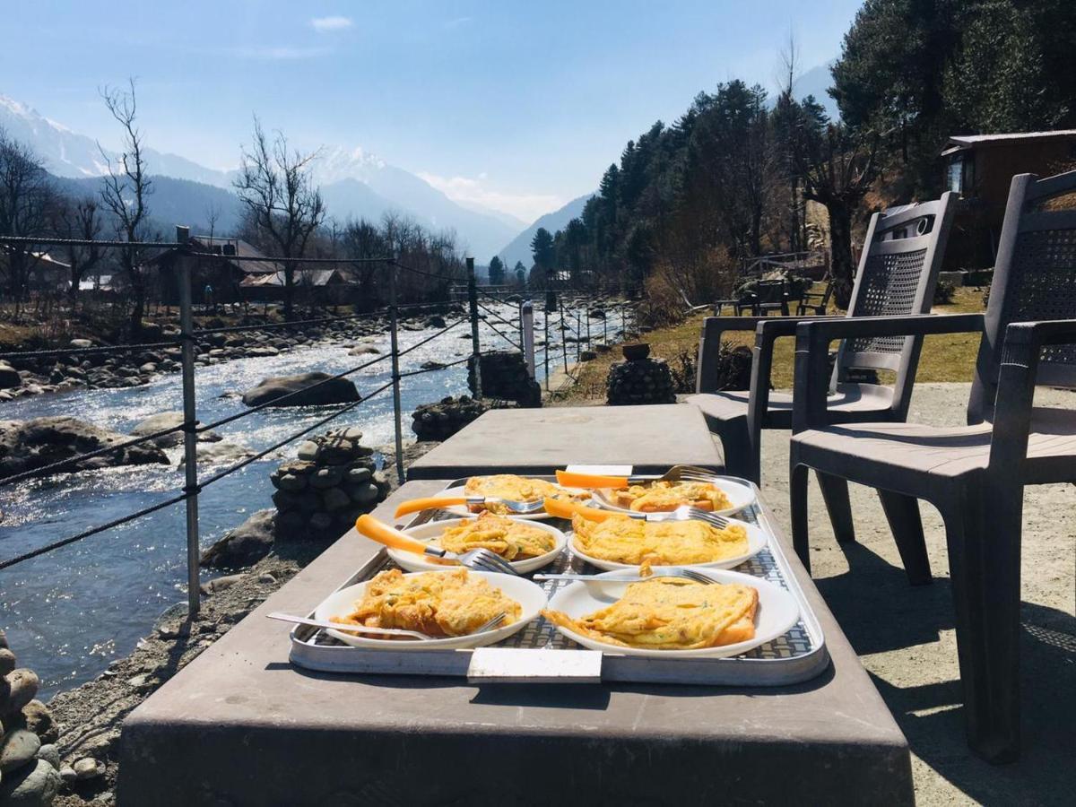 Hotel White House Pahalgam Exterior photo