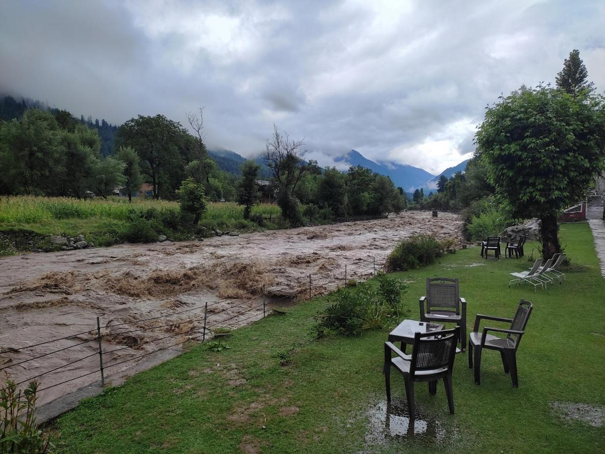 Hotel White House Pahalgam Exterior photo