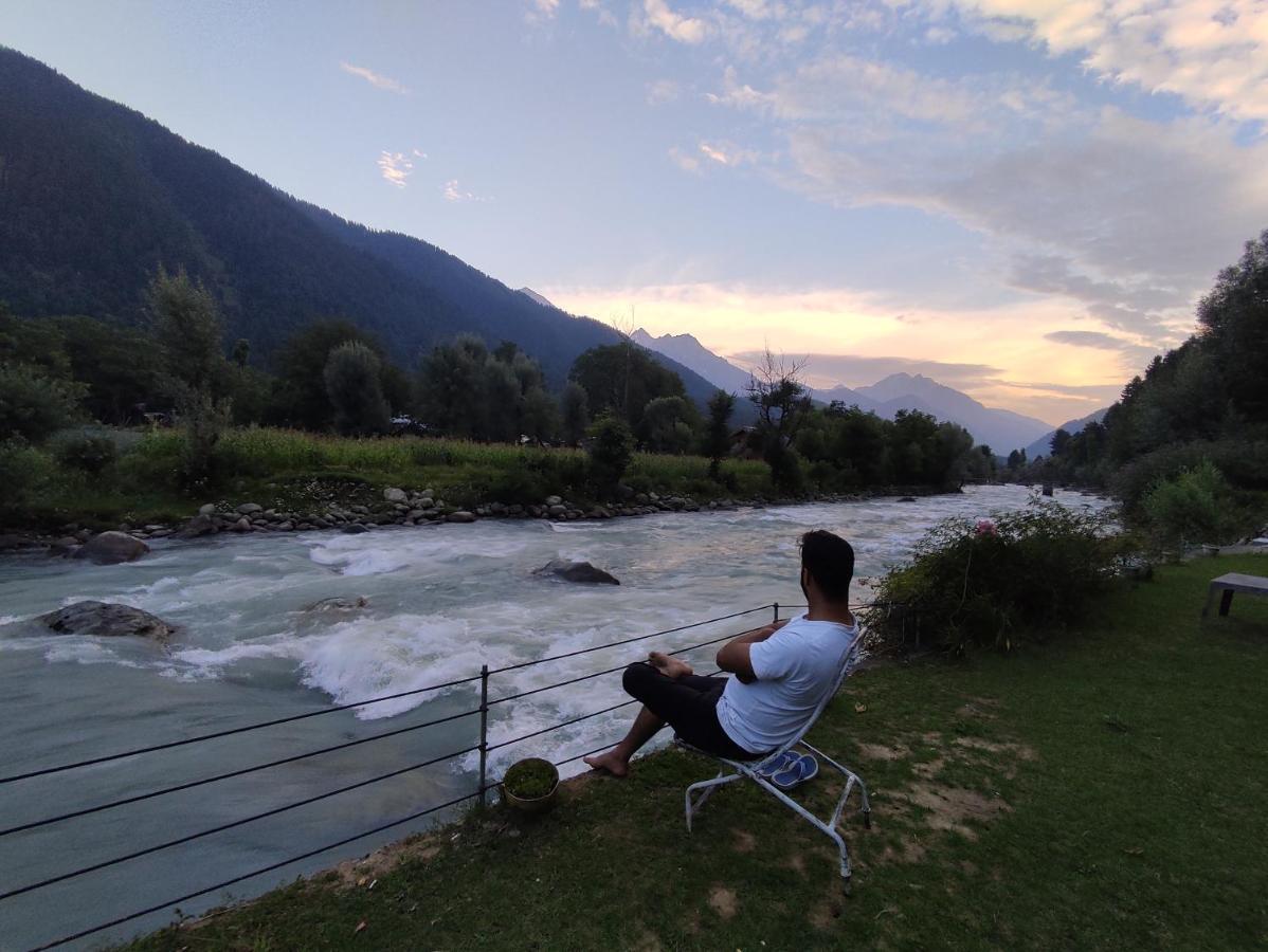 Hotel White House Pahalgam Exterior photo