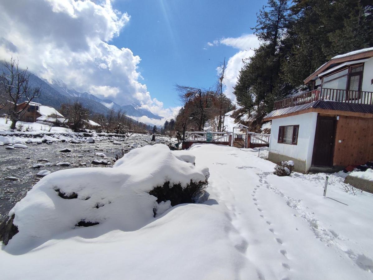 Hotel White House Pahalgam Exterior photo