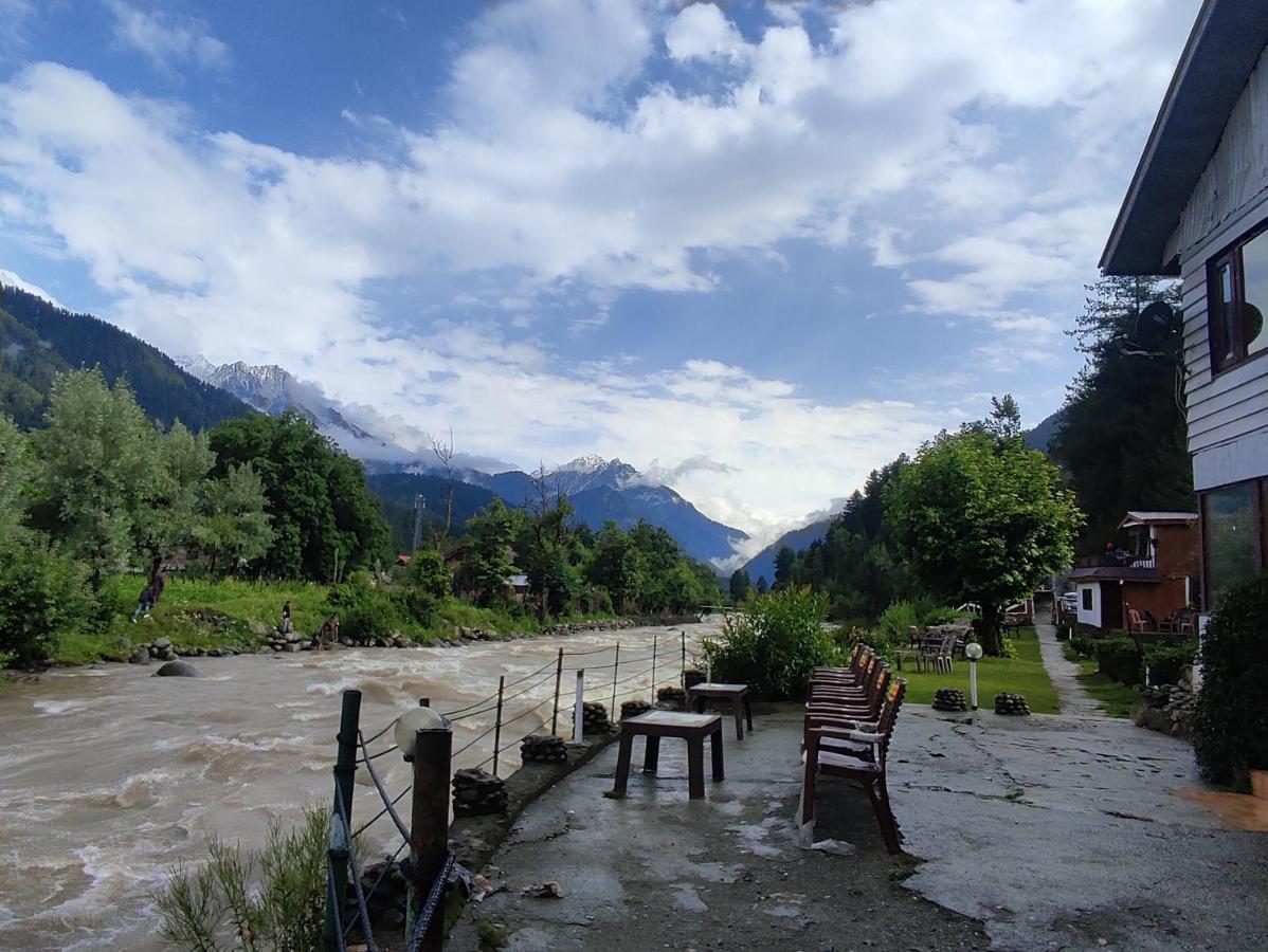 Hotel White House Pahalgam Exterior photo