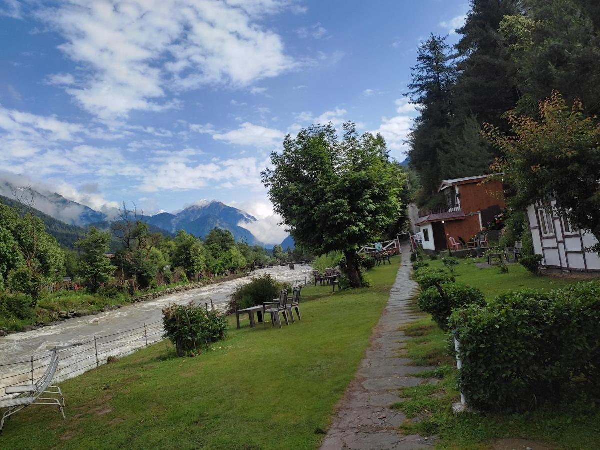 Hotel White House Pahalgam Exterior photo