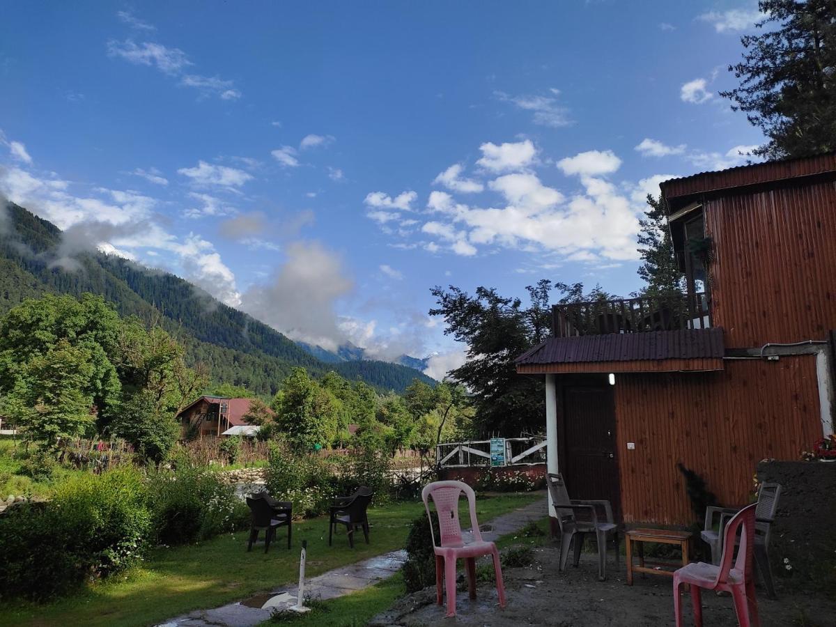 Hotel White House Pahalgam Exterior photo