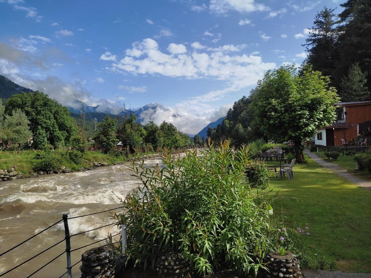 Hotel White House Pahalgam Exterior photo