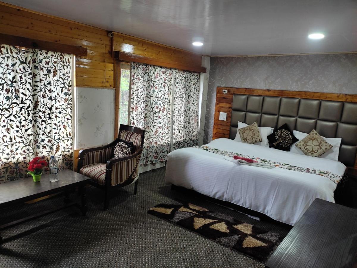 Hotel White House Pahalgam Exterior photo