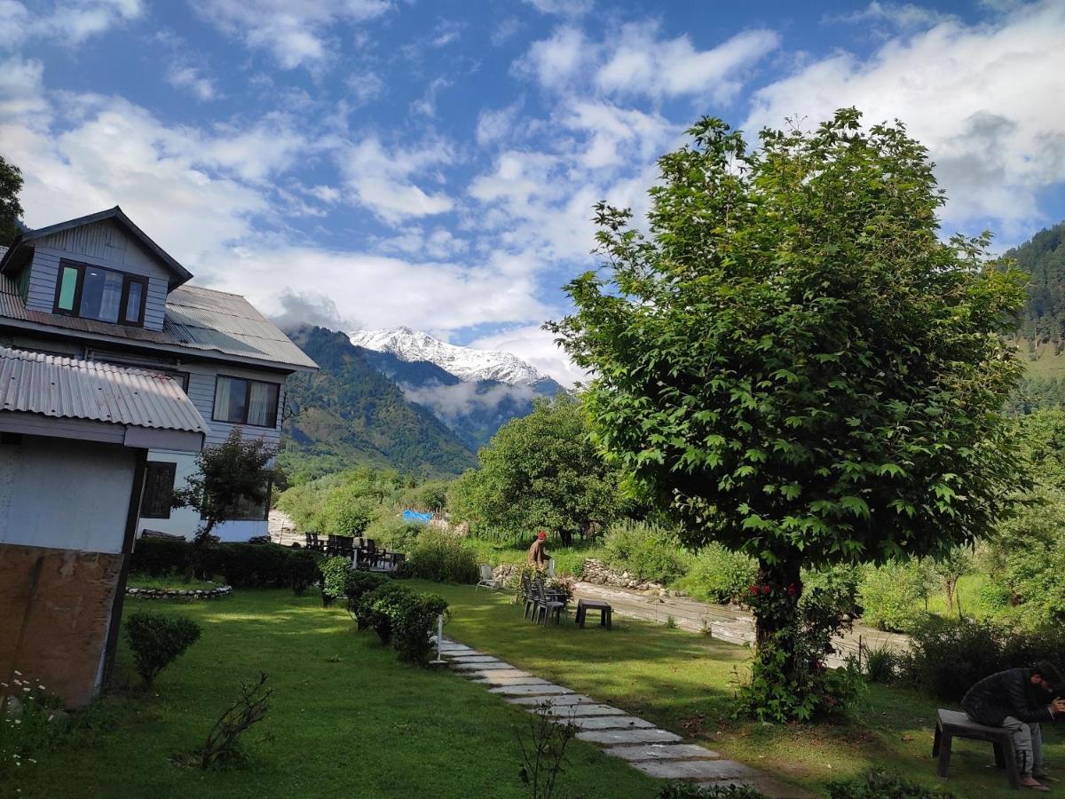 Hotel White House Pahalgam Exterior photo