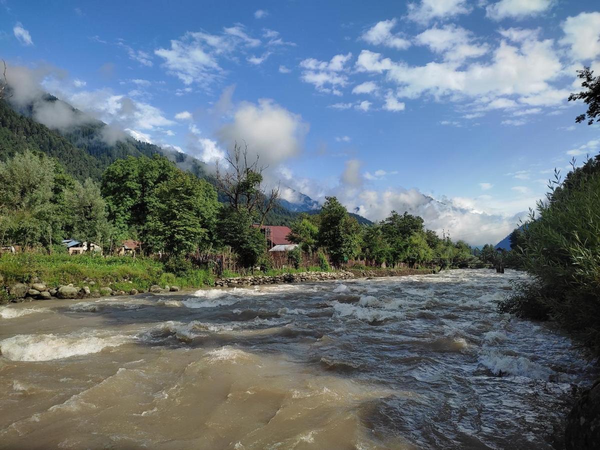 Hotel White House Pahalgam Exterior photo