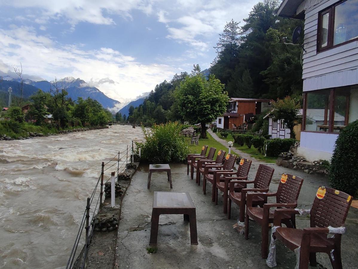 Hotel White House Pahalgam Exterior photo