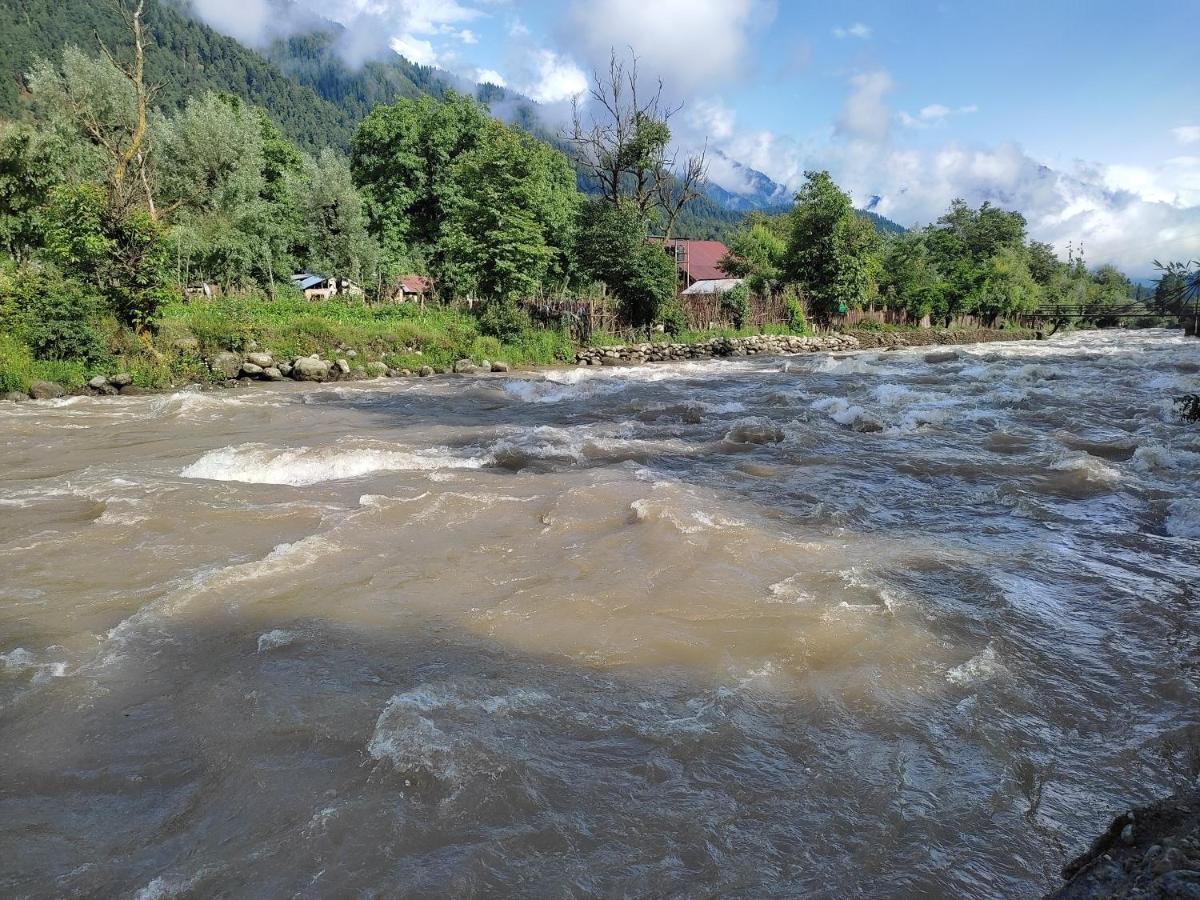 Hotel White House Pahalgam Exterior photo