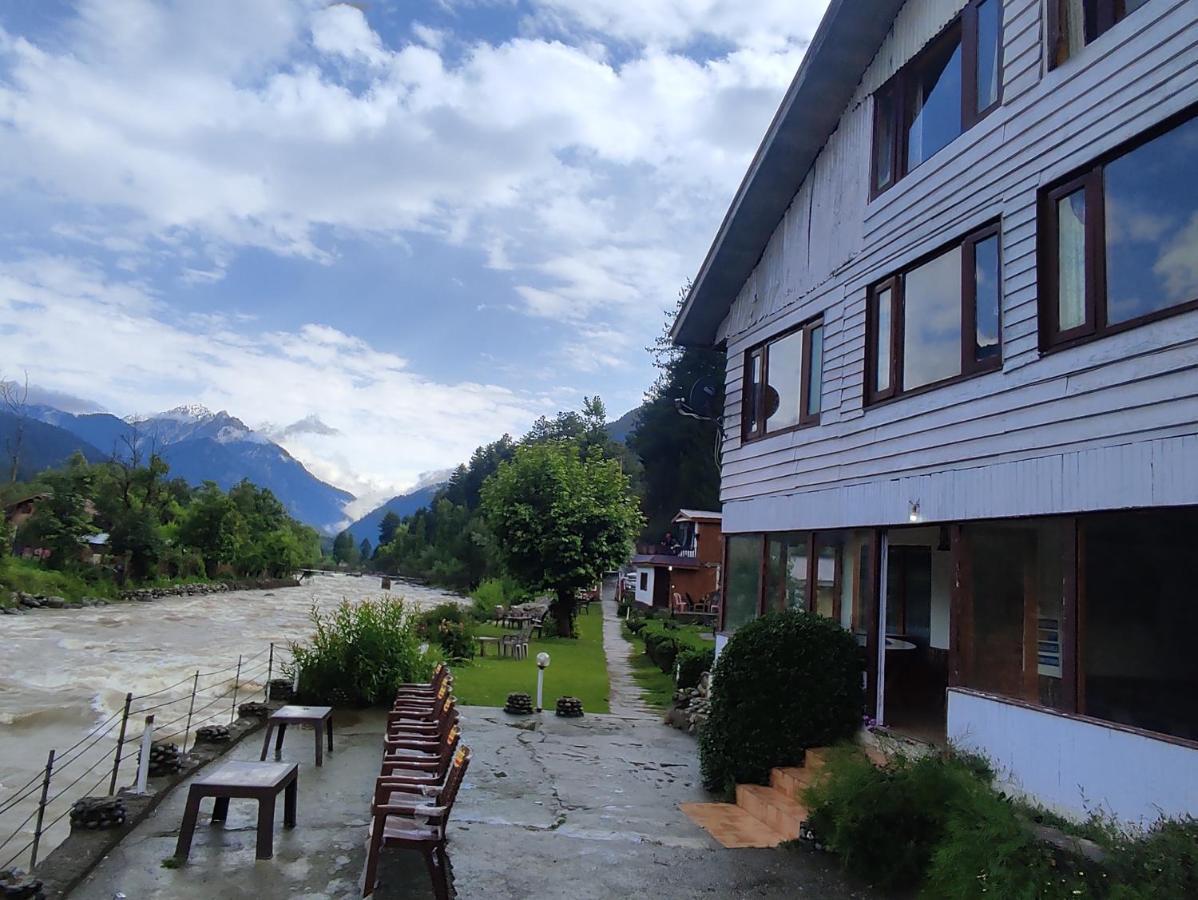 Hotel White House Pahalgam Exterior photo