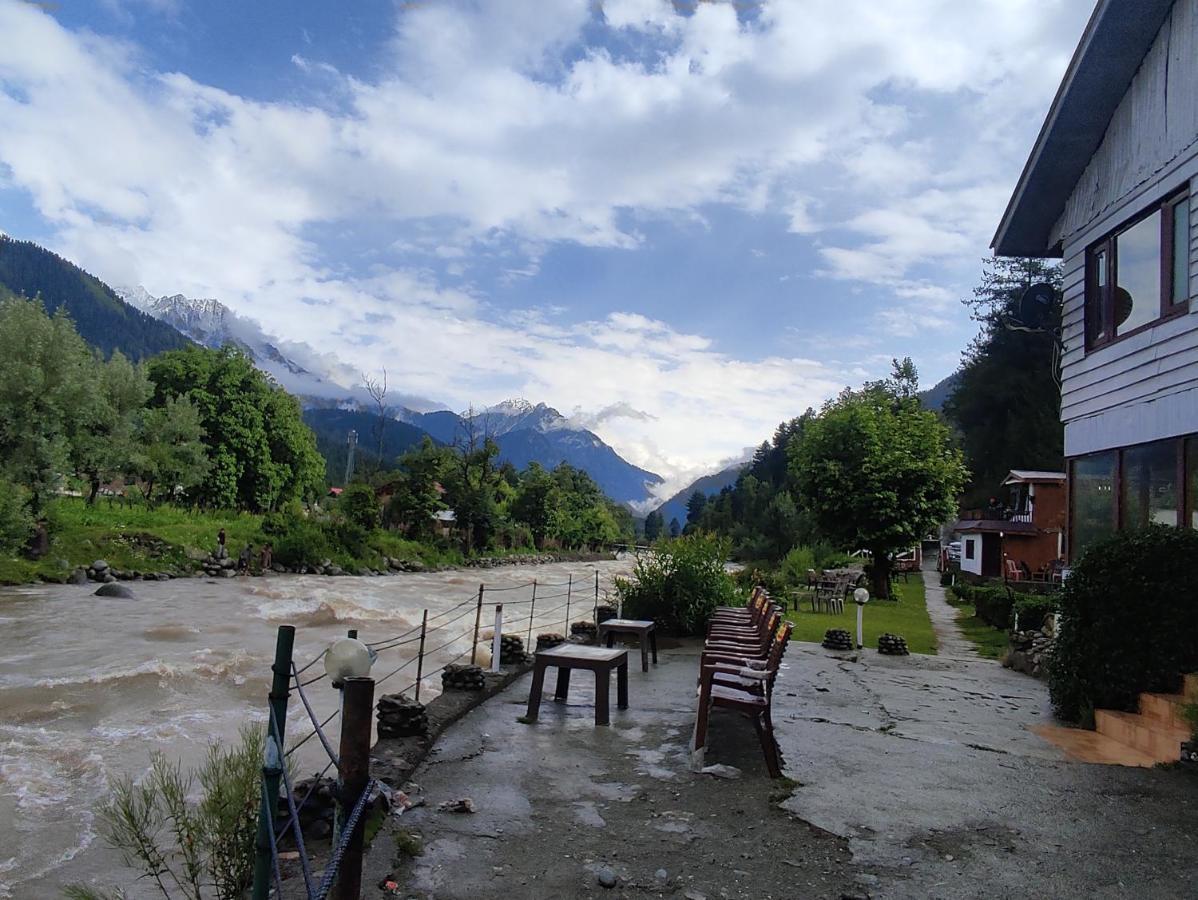 Hotel White House Pahalgam Exterior photo