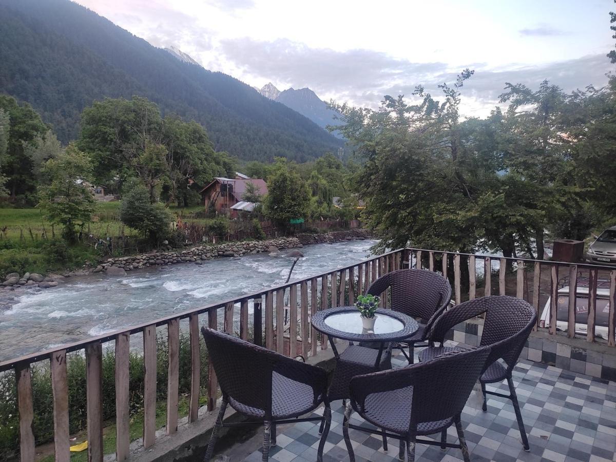 Hotel White House Pahalgam Exterior photo