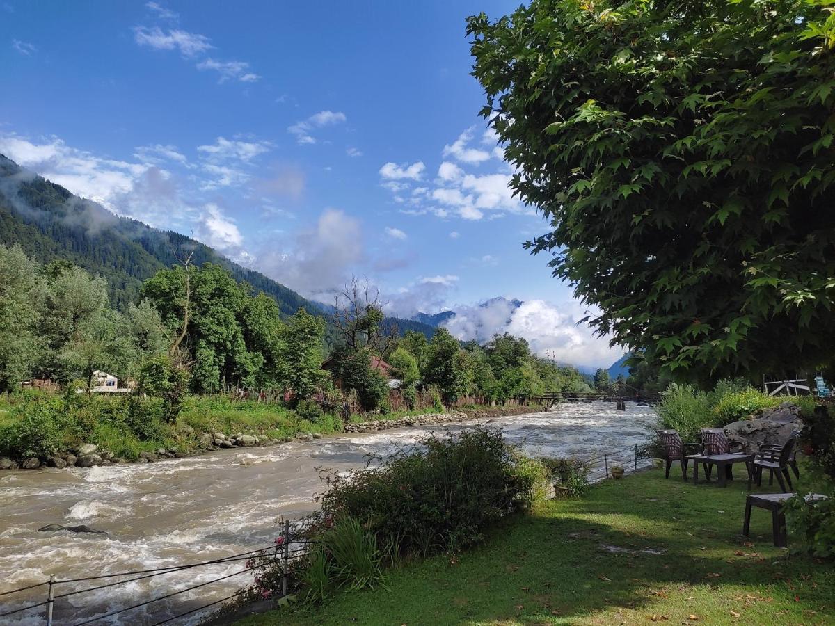 Hotel White House Pahalgam Exterior photo