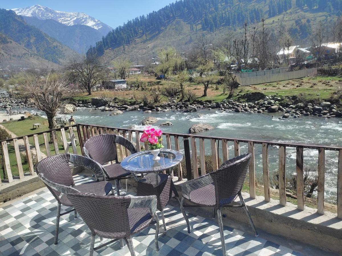 Hotel White House Pahalgam Exterior photo