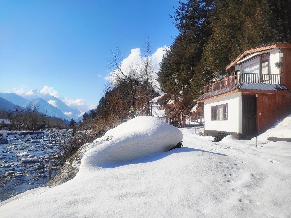 Hotel White House Pahalgam Exterior photo