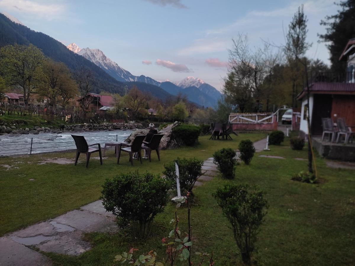 Hotel White House Pahalgam Exterior photo