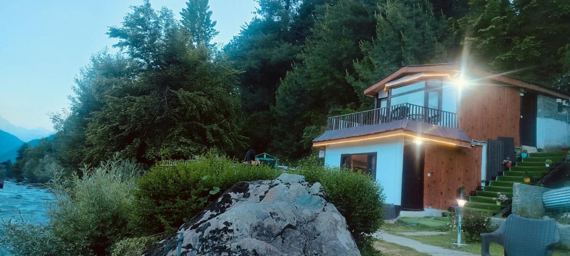 Hotel White House Pahalgam Exterior photo