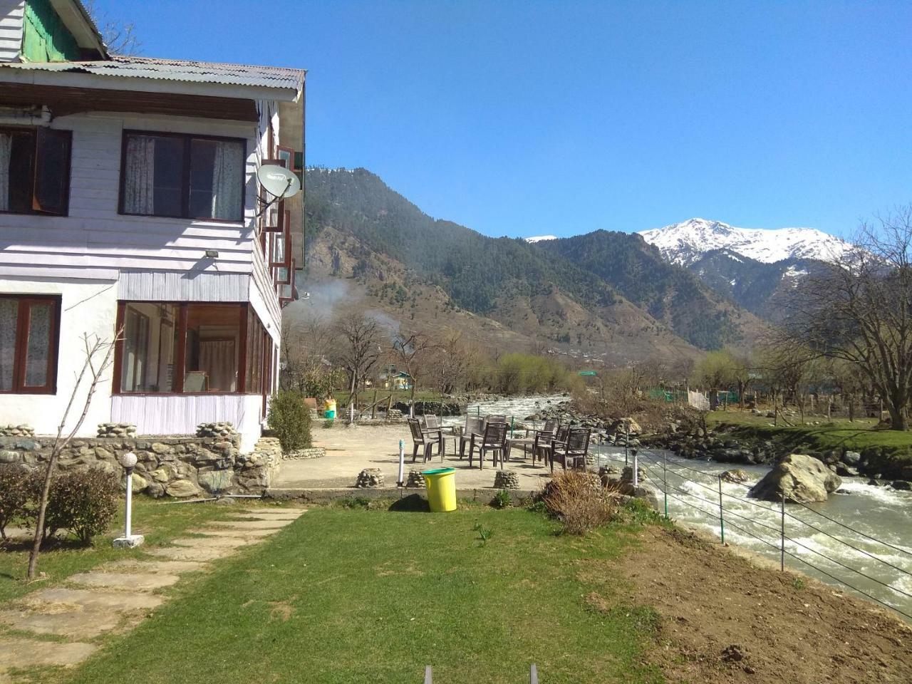 Hotel White House Pahalgam Exterior photo