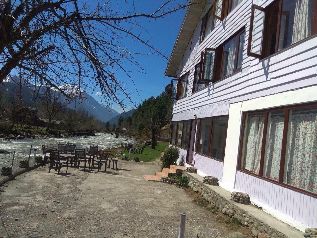 Hotel White House Pahalgam Exterior photo