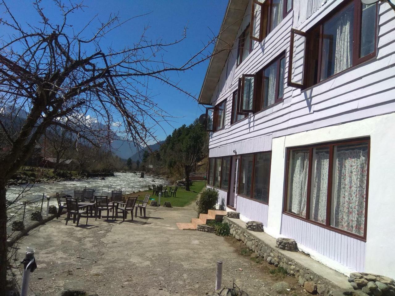 Hotel White House Pahalgam Exterior photo