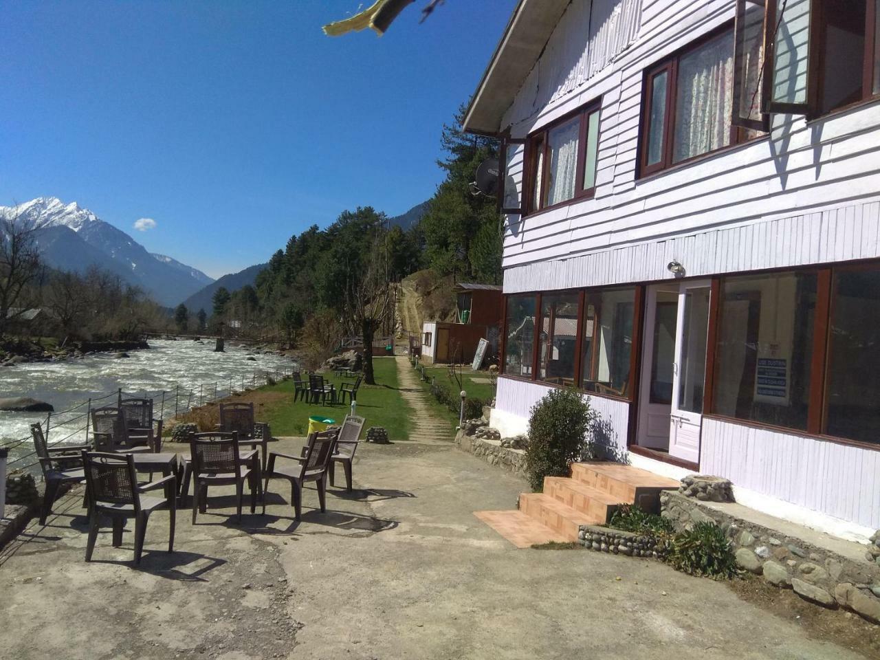 Hotel White House Pahalgam Exterior photo